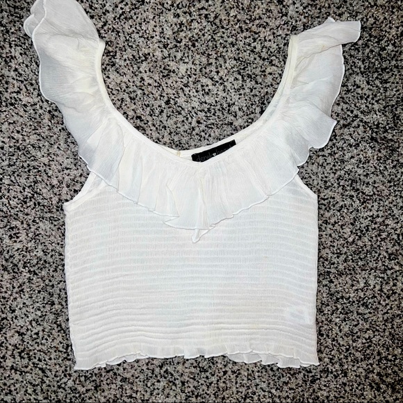 Closeout 3 items for $20. White stretch sexy top - Picture 1 of 4